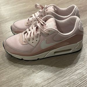 Nike womens airmax 90 size 9 barley rose/ white